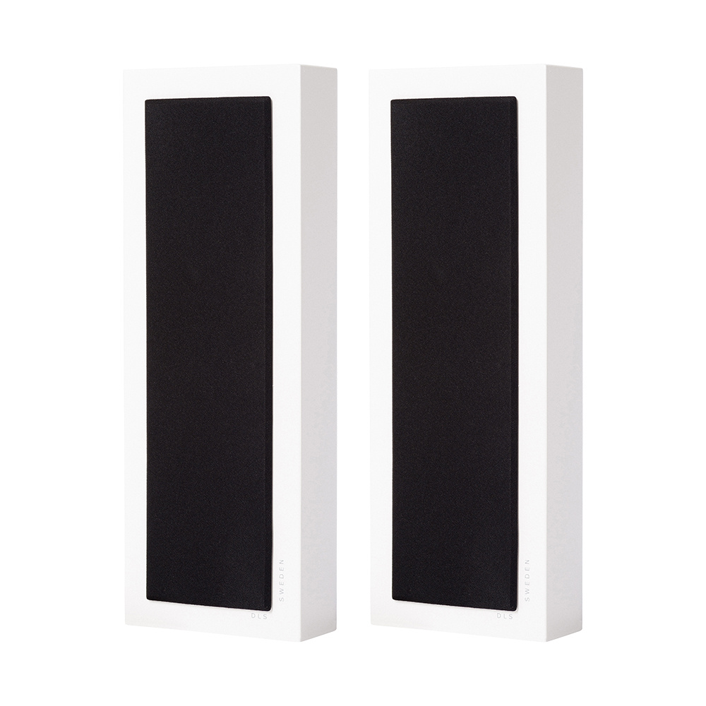 två svarta vägghögtalare i mattvit ram