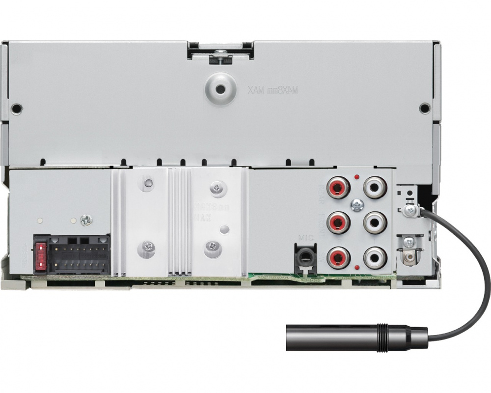 Baksidan av en bilstereo med anslutningar och mikrofon.