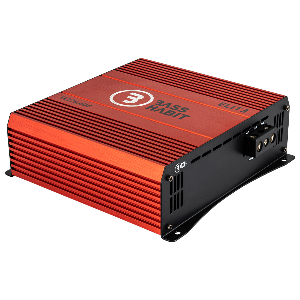 Förstärkare med röd och svart design, avsedd för ljudsystem.