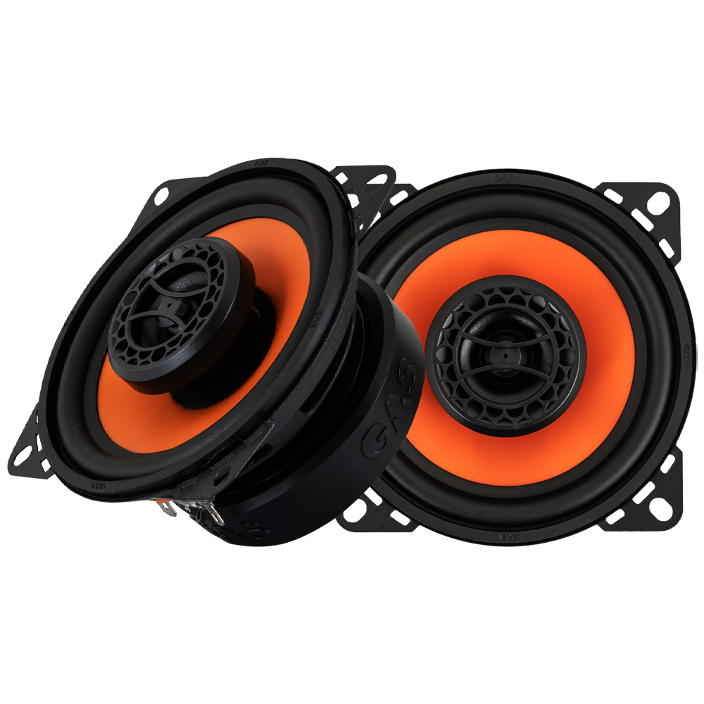 Fram- och bakhögtalare med svart och orange design.