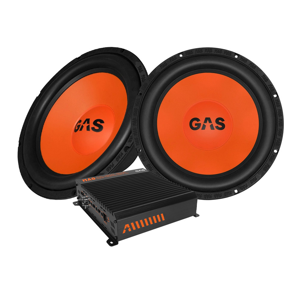 Två subwoofers med orange GAS-logotyp och en förstärkare.