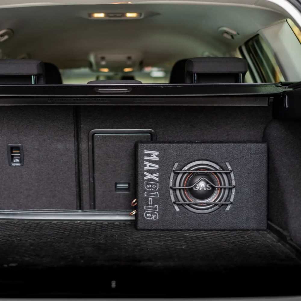 Baslåda i bagageutrymmet, designad för GAS MAX B1-16.