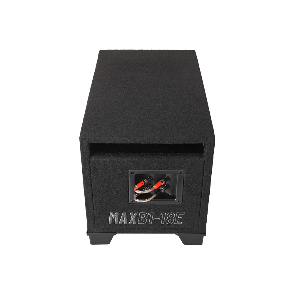 En svart subwooferlåda med anslutningar på baksidan.