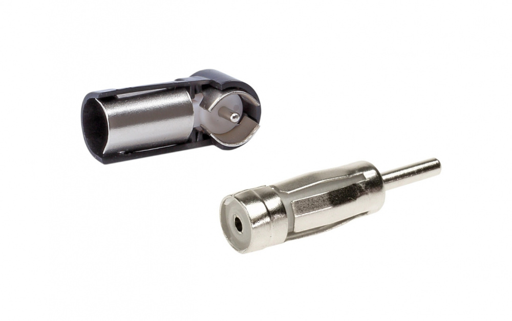 Antennadapter för FM-modulator med ISO-kontakt.