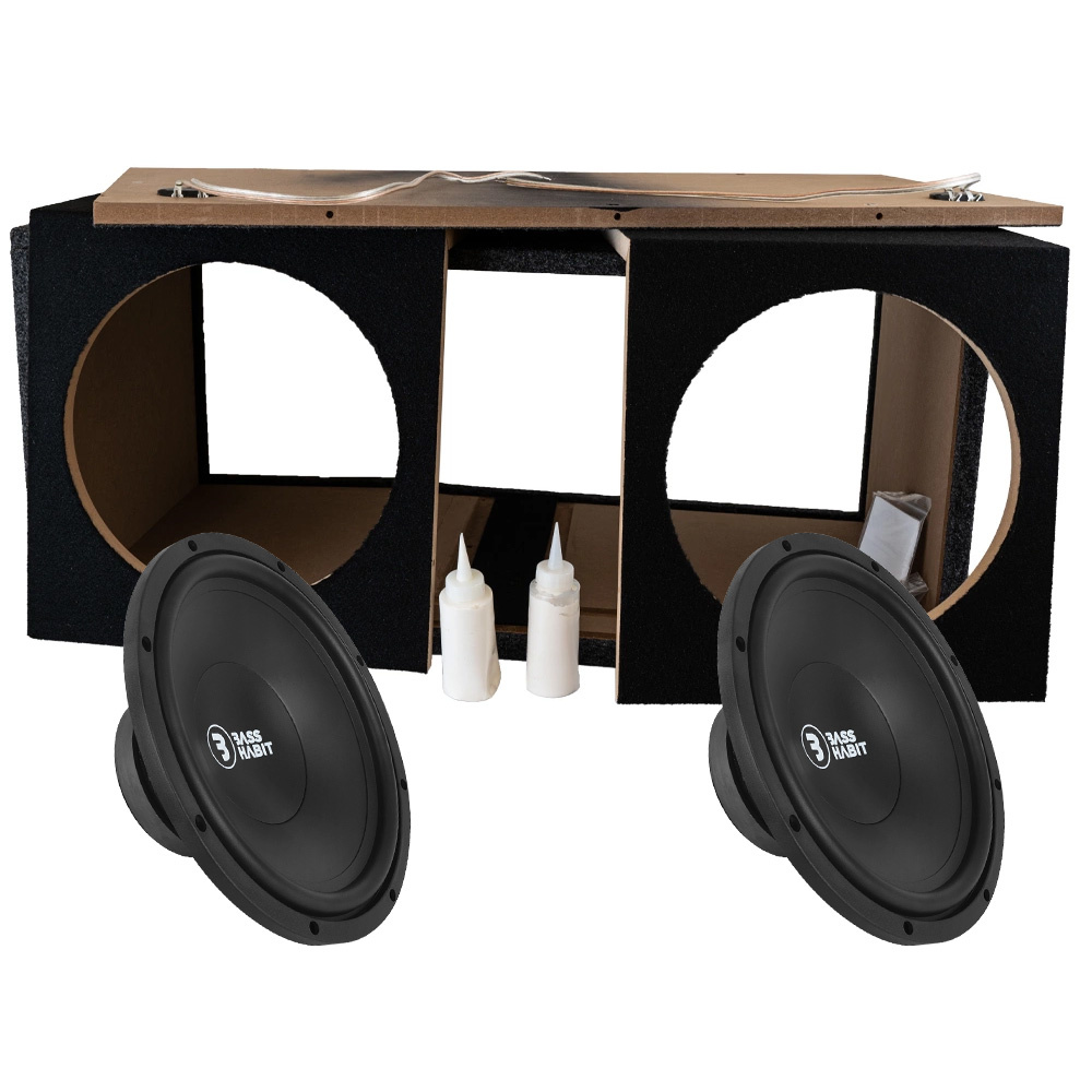 En låda med två högtalare och tillbehör för basinstallation.