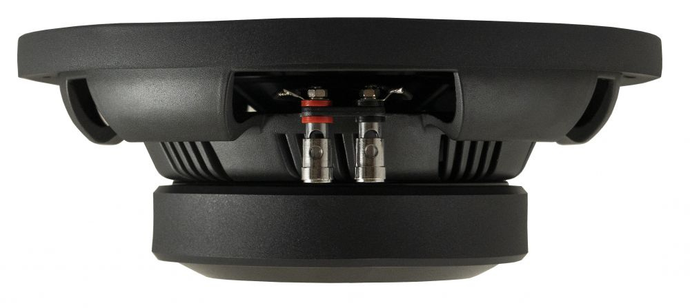 Subwoofer med robust design och anslutningar för hög ljudprestanda.