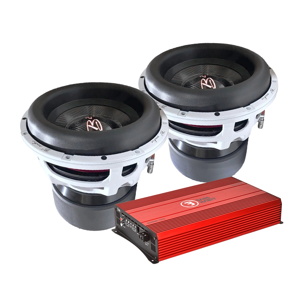 Två subwoofers och en förstärkare för bilens ljudsystem.