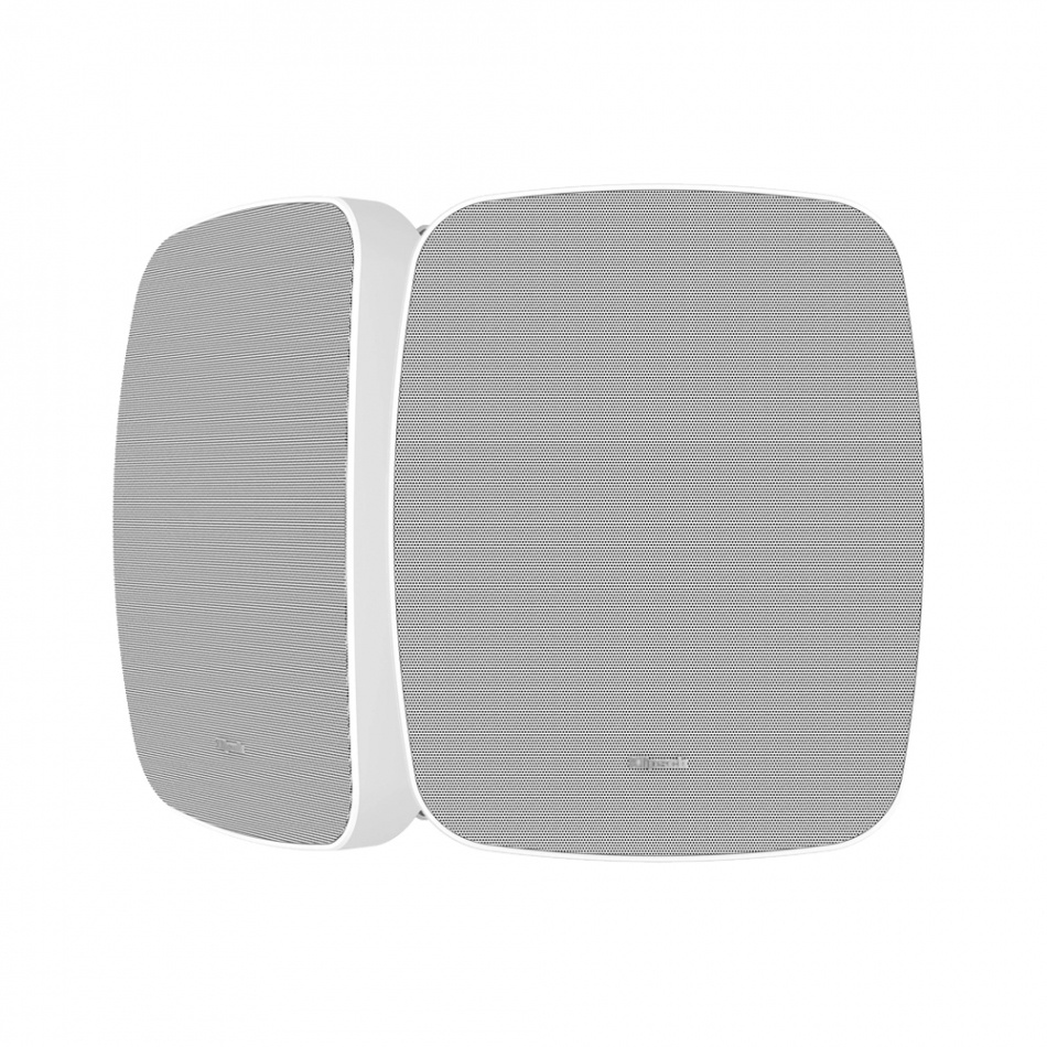 Två vita högtalare med nätbeskydd, designade för utomhusbruk.