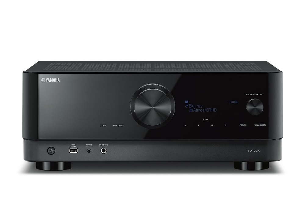 Receiver med en modern design och flera ingångar för ljud och video.