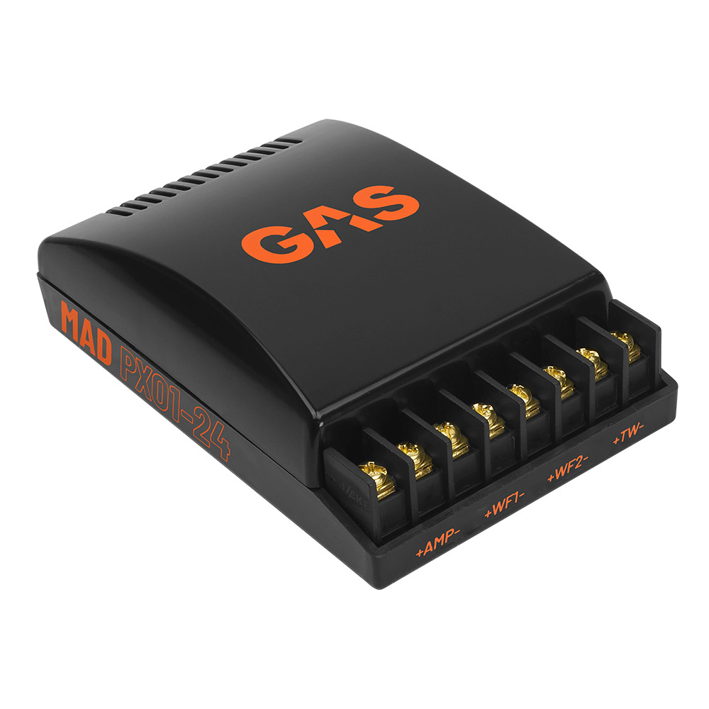 En svart ljudprocessor med åtta anslutningar och GAS-logotyp.