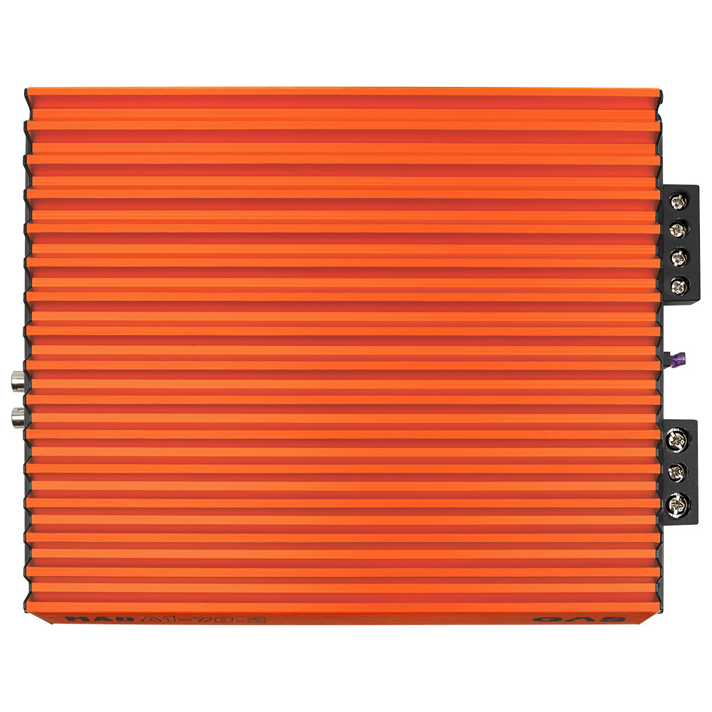 En orange förstärkare med ribbad design och anslutningar på sidan.