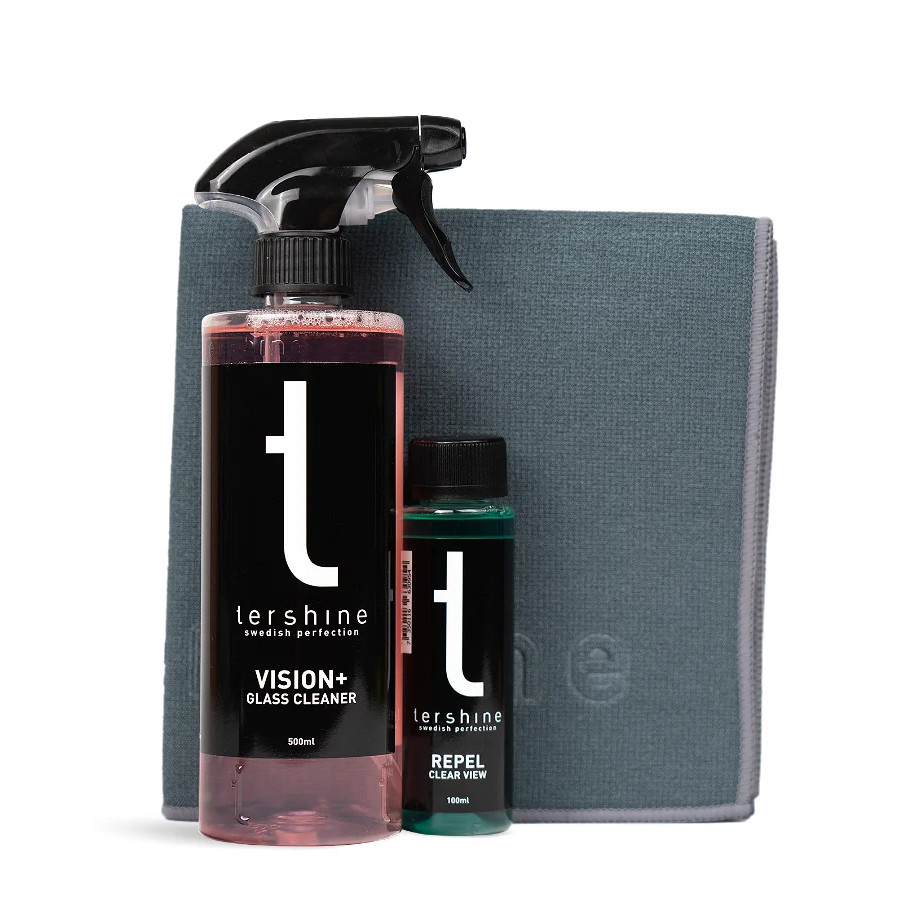 Rengöringsspray och mikrofiberduk för glasrengöring.
