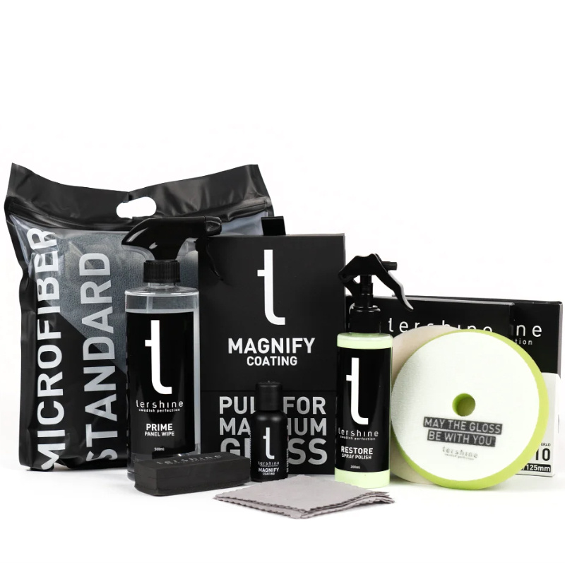 Ett lackskyddspaket med rengörings- och poleringsprodukter.