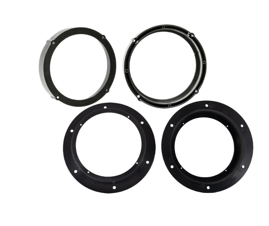 Adapterringar för högtalarbyte i VW Golf/Passat.