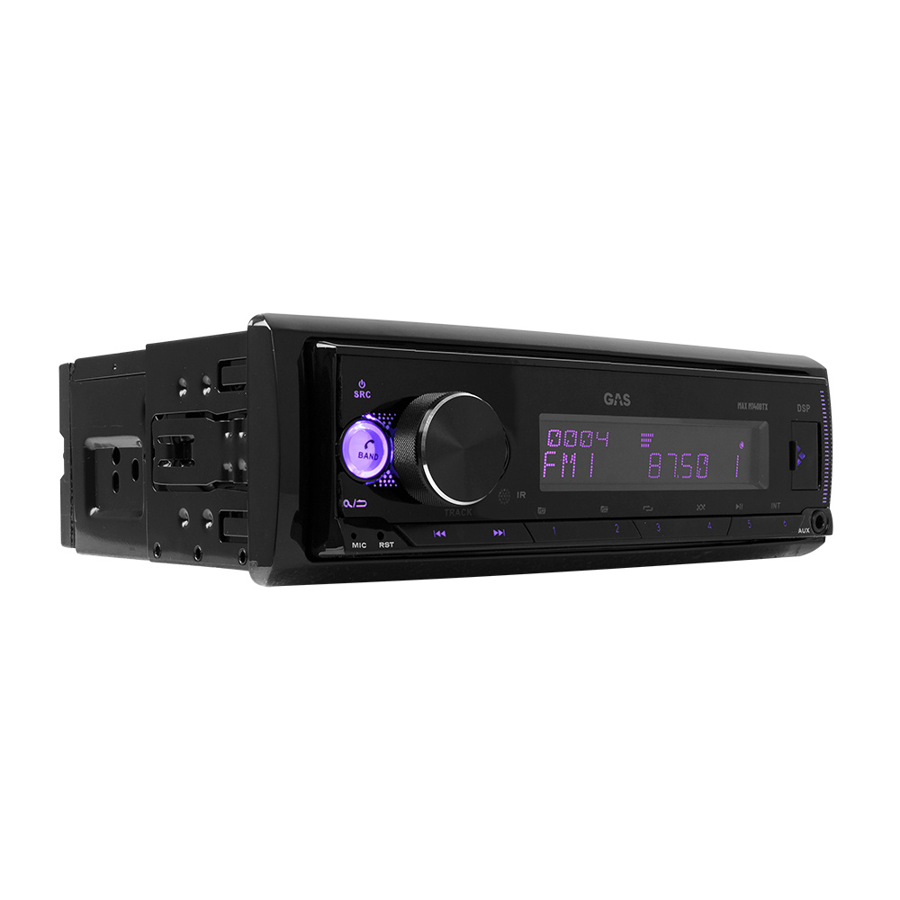 En bilstereo med en svart design och blå bakgrundsbelysning.